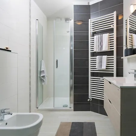 Stunning In With Outdoor Swimming Pool Holiday home *