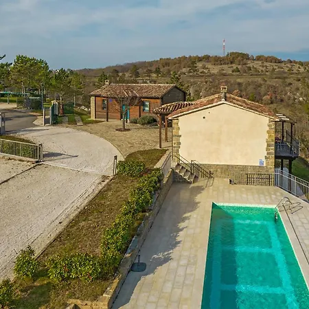 Stunning In With Outdoor Swimming Pool Holiday home *