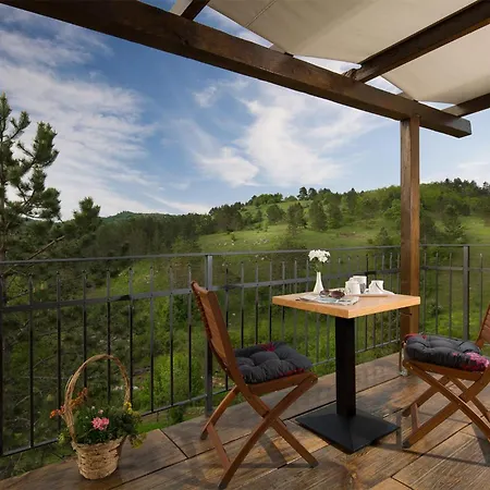 Stunning In With Outdoor Swimming Pool