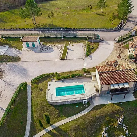 Stunning In With Outdoor Swimming Pool *